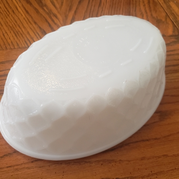 Vintage EO Brody Milk Glass Dish - Picture 6 of 6